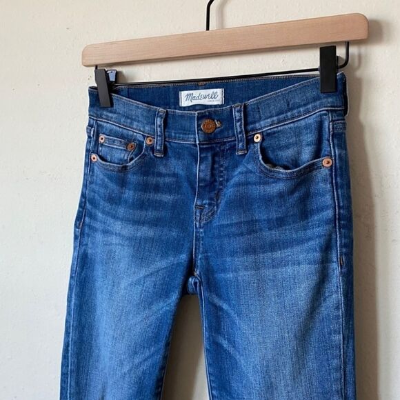 Madewell Alley Straight Mid Rise Raw Hem Jeans - Picture 7 of 13